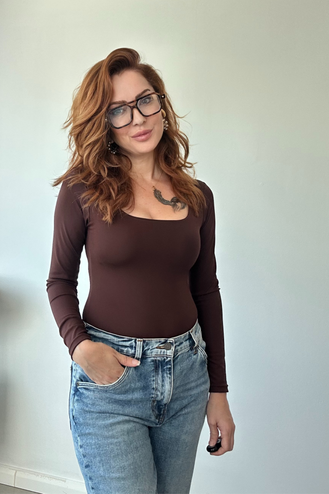 Kahverengi Çıtçıtlı U Yaka Bluz