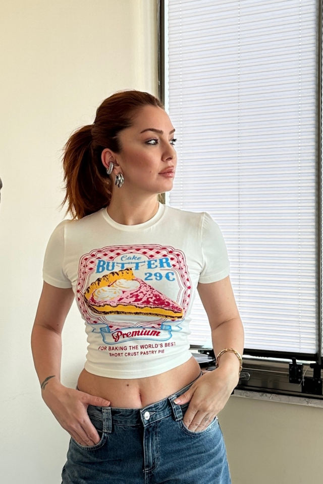 Renkli Pasta Detaylı Kısa Kol Ekru T-shirt