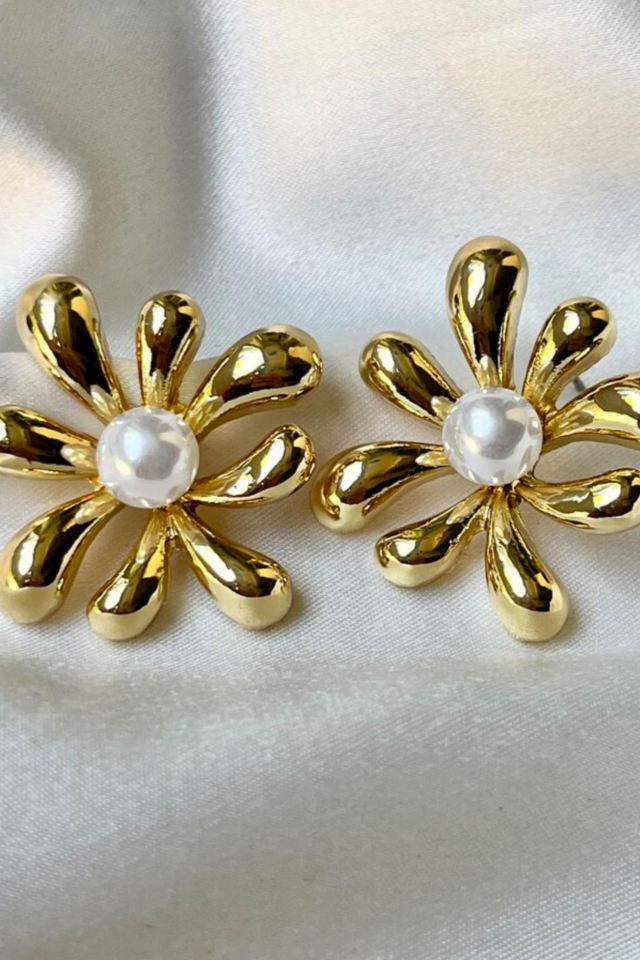 Çelik Çiçek Küpe