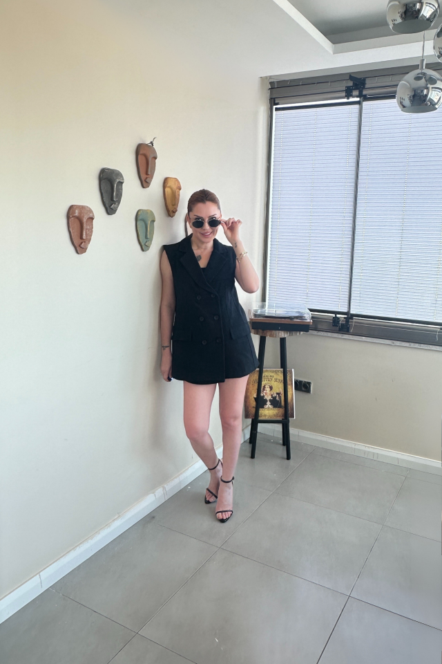 Siyah Keten Şort Etek & Yelek Takım