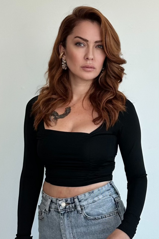 Siyah Önü Büzgülü Bluz