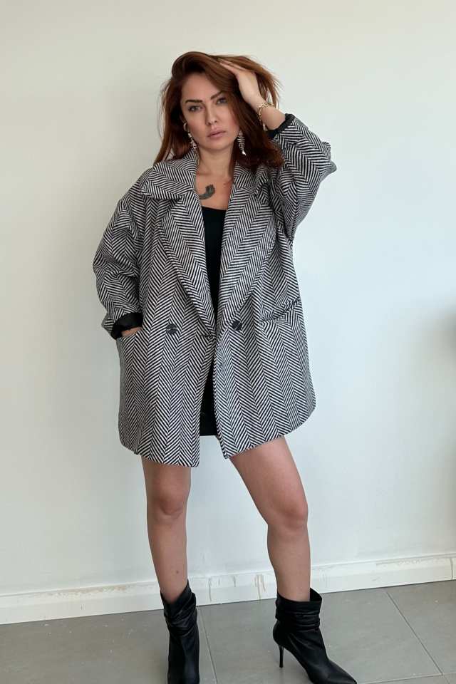 Balık Sırtı Desenli Kaşe Kısa Kaban