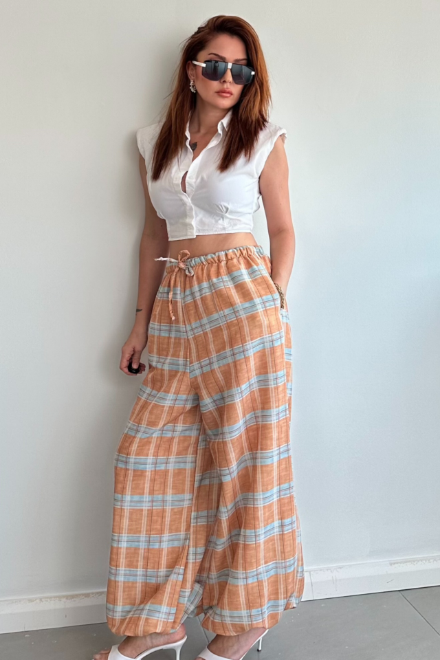 Paçası Lastikli Ekoseli Pantolon