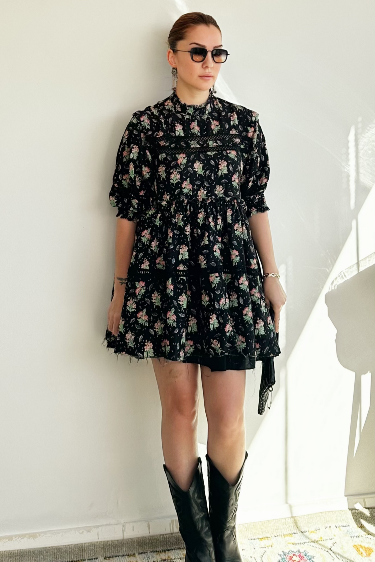 Çiçek Desenli Dantelli  Mini Elbise