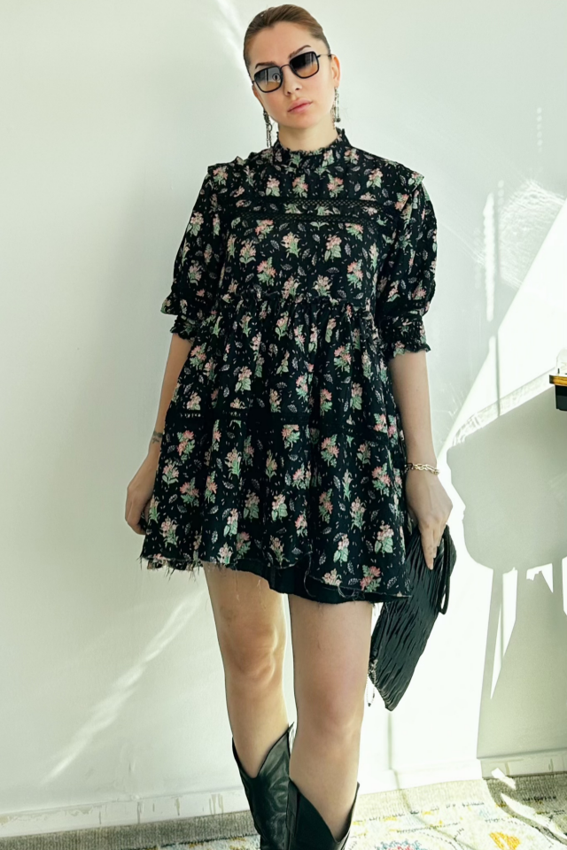 Çiçek Desenli Dantelli  Mini Elbise