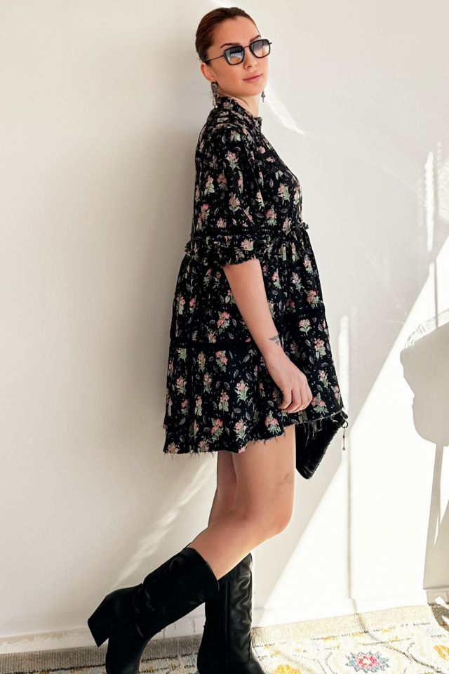 Çiçek Desenli Dantelli  Mini Elbise