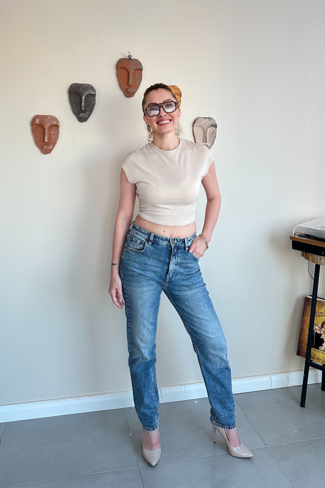 Sırt Detaylı Krem Crop