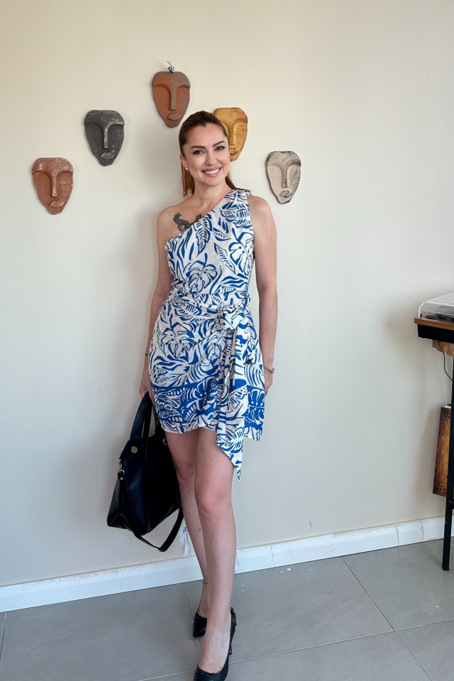 Yaprak Desenli Tek Omuz Büzgülü Elbise