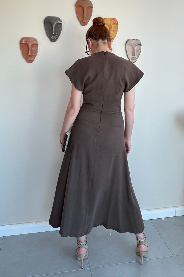 Kruvaze Yaka Kahverengi Elbise