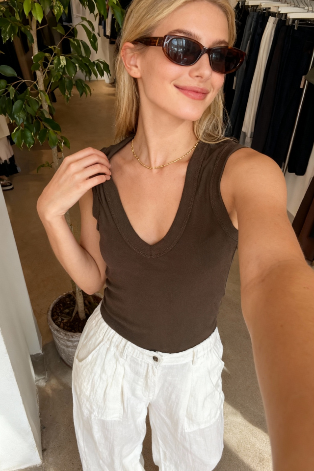 Kahve Geniş V Yaka Basic Üst