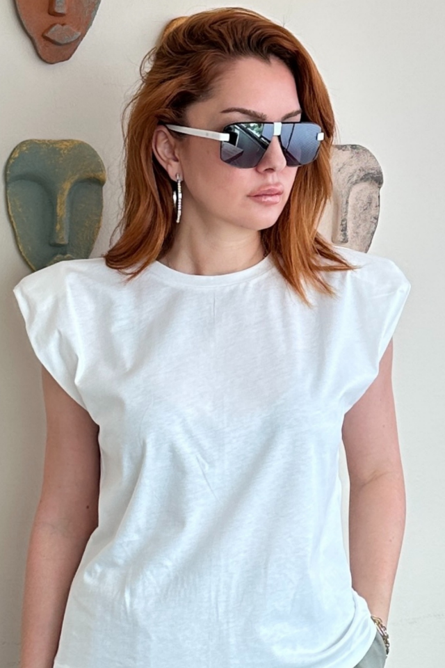 Vatkalı Beyaz T-shirt