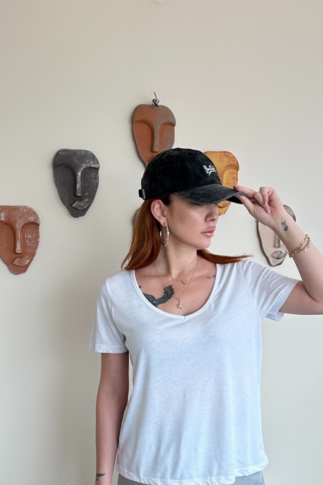 V Yaka Beyaz T-shirt