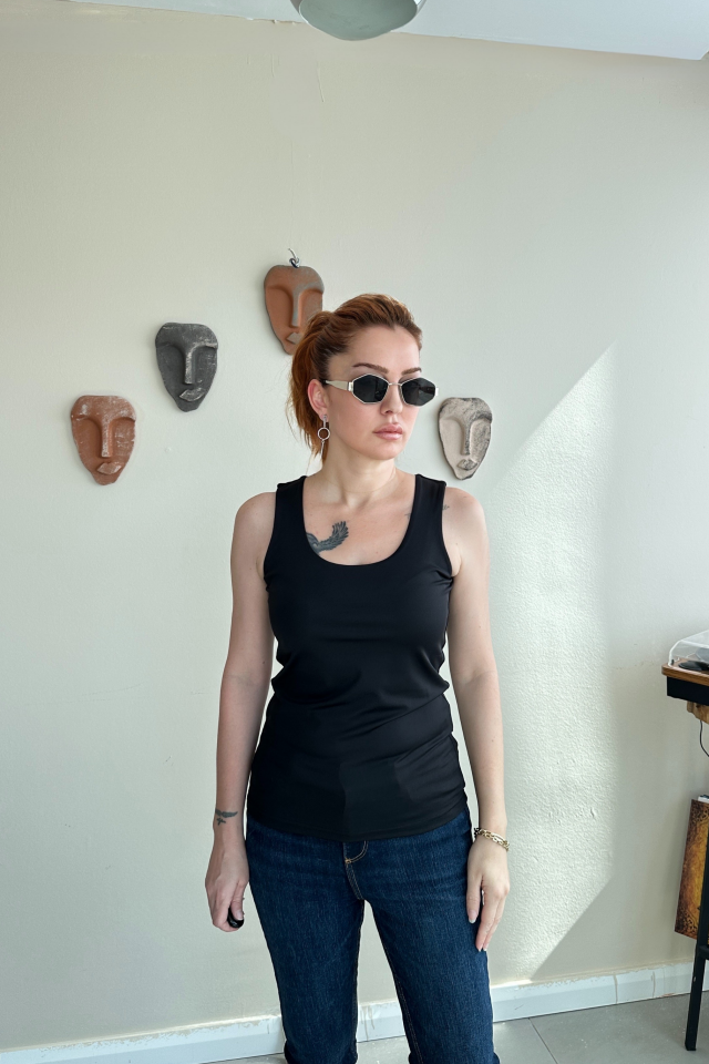 Siyah Kalın Askılı Bluz