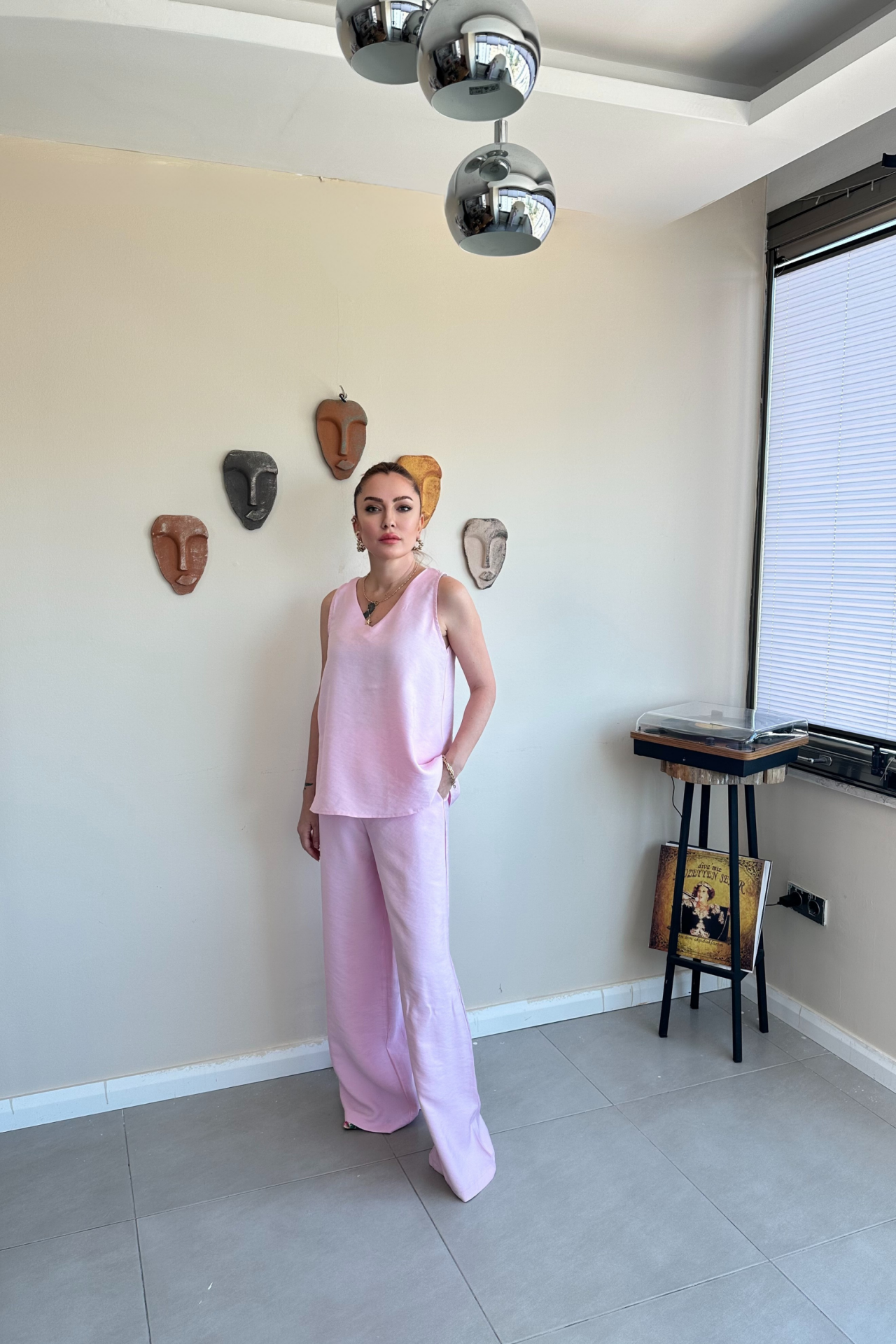 Pembe Kolsuz Bluz Pantolon Takım