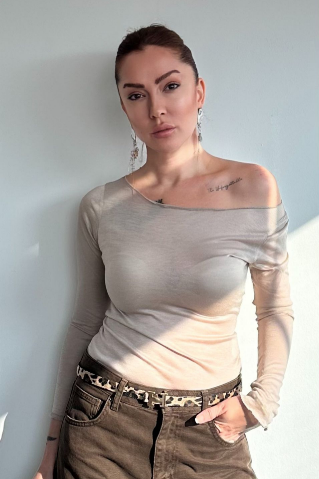 Bej Kayık Yaka Transparan Bluz