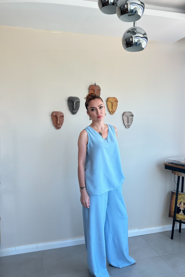 Mavi Kolsuz Bluz Pantolon Takım