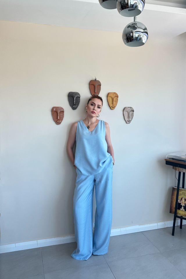 Mavi Kolsuz Bluz Pantolon Takım