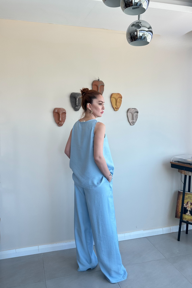 Mavi Kolsuz Bluz Pantolon Takım