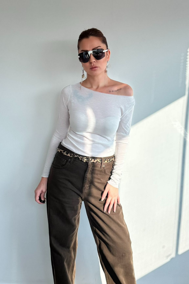 Beyaz Kayık Yaka Transparan Bluz