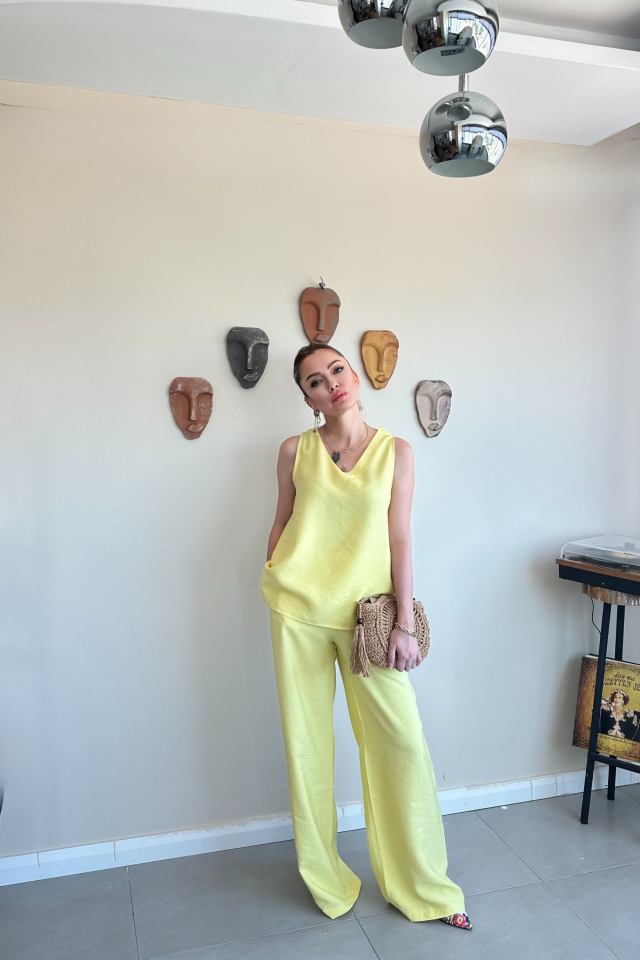 Sarı Kolsuz Bluz Pantolon Takım