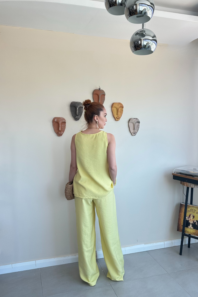 Sarı Kolsuz Bluz Pantolon Takım