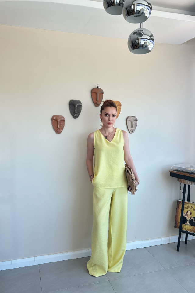 Sarı Kolsuz Bluz Pantolon Takım