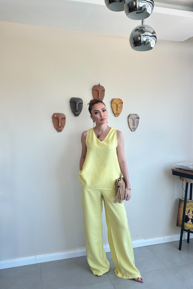 Sarı Kolsuz Bluz Pantolon Takım