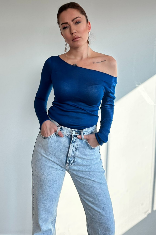 Mavi Kayık Yaka Transparan Bluz