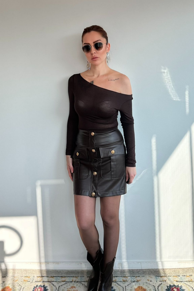 Kahverengi Kayık Yaka Transparan Bluz