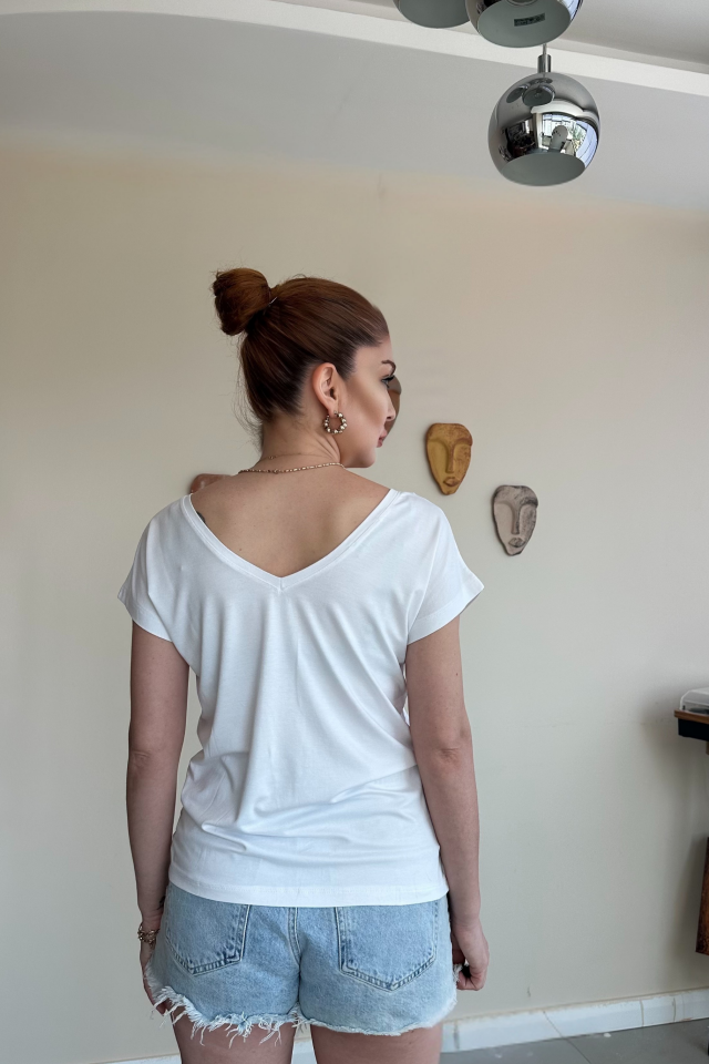 Beyaz Ön Arka V Yaka Tshirt