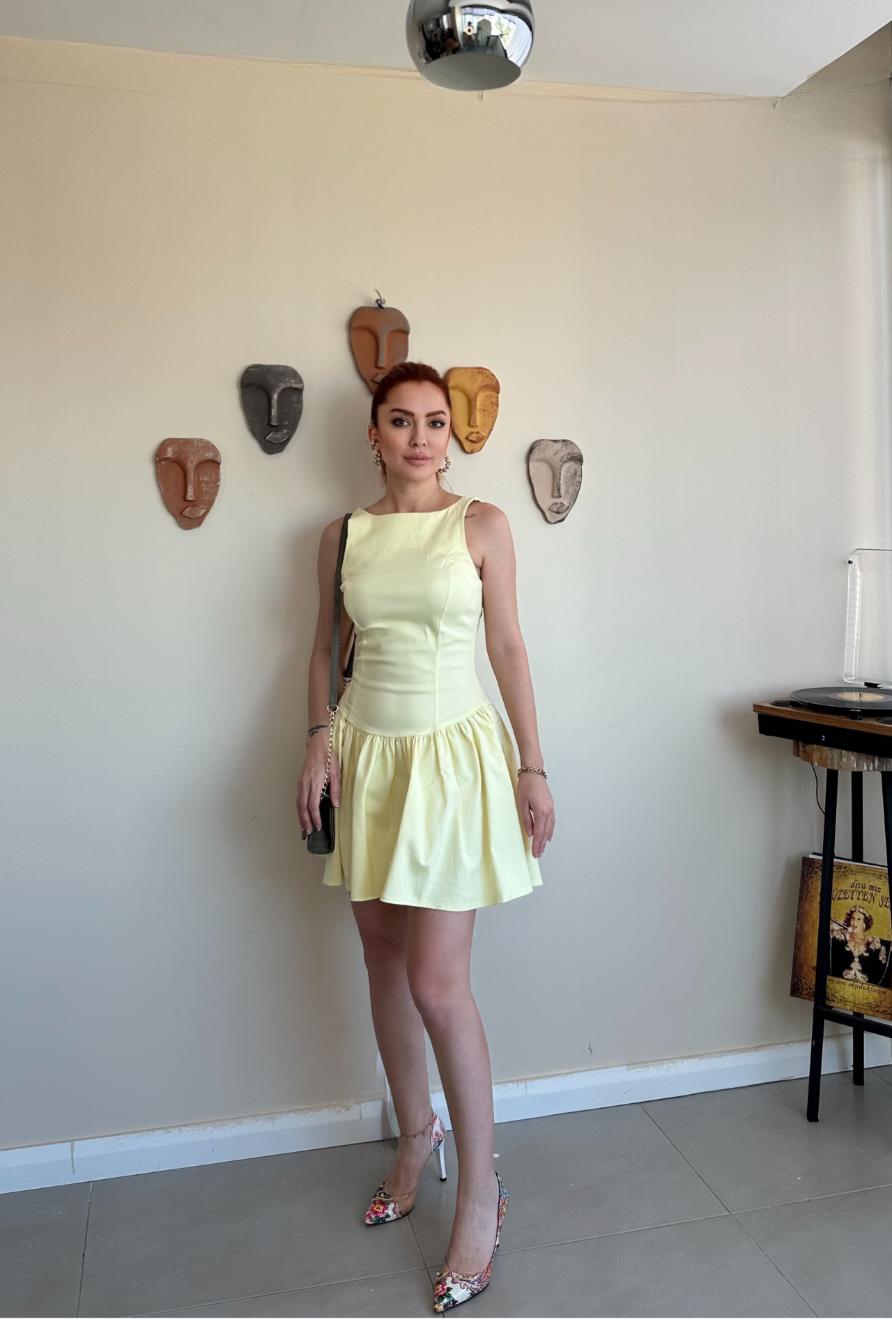 Sarı Volanlı Mini Elbise