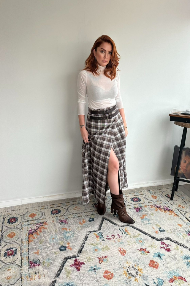 Kemerli Yırtmaçlı Ekoseli Uzun Etek