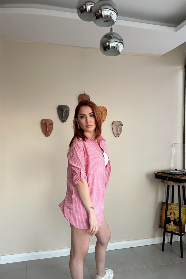 Pembe Çizgili Gömlek