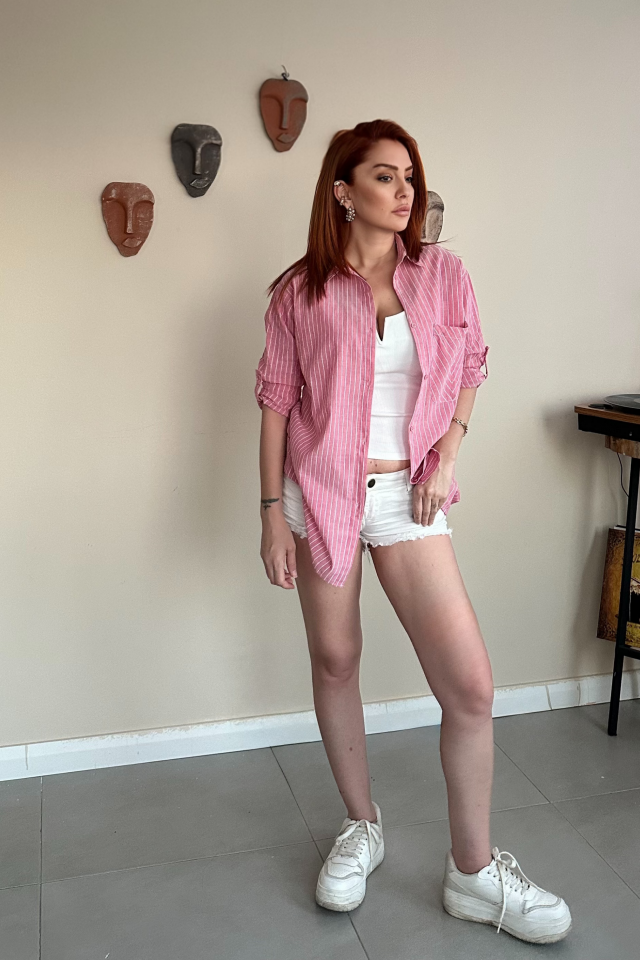 Pembe Çizgili Gömlek