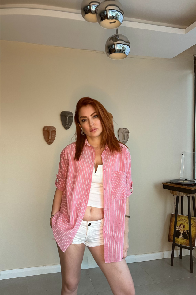 Pembe Çizgili Gömlek