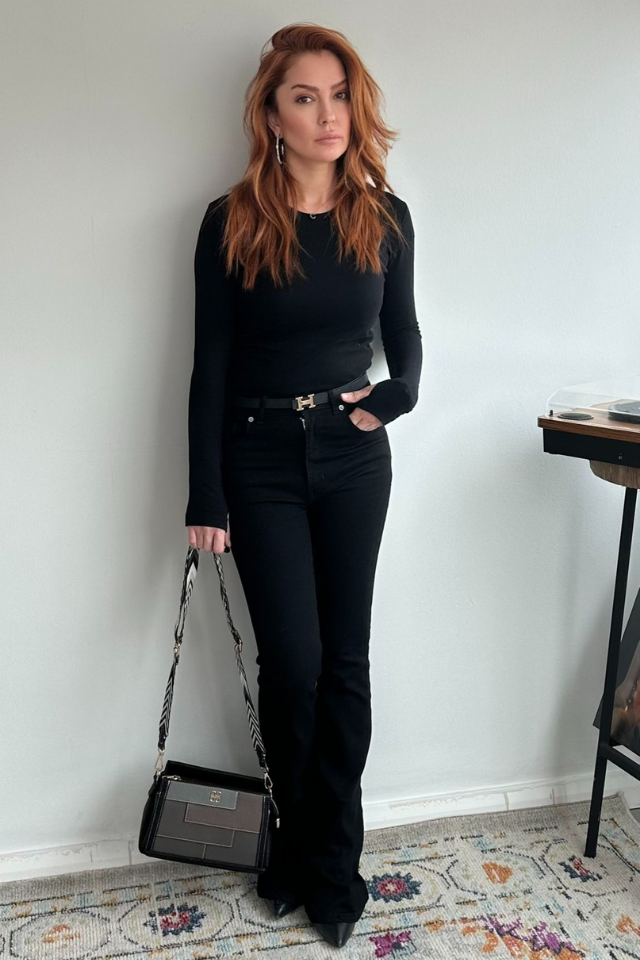 Siyah Yüksek Bel İspanyol Paça Jean