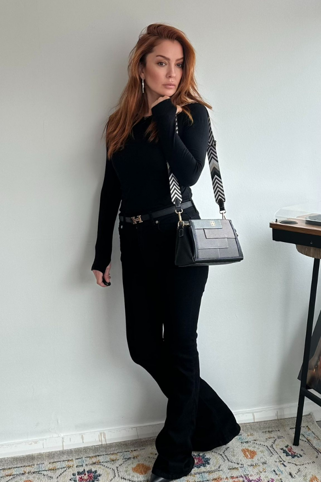 Siyah Yüksek Bel İspanyol Paça Jean