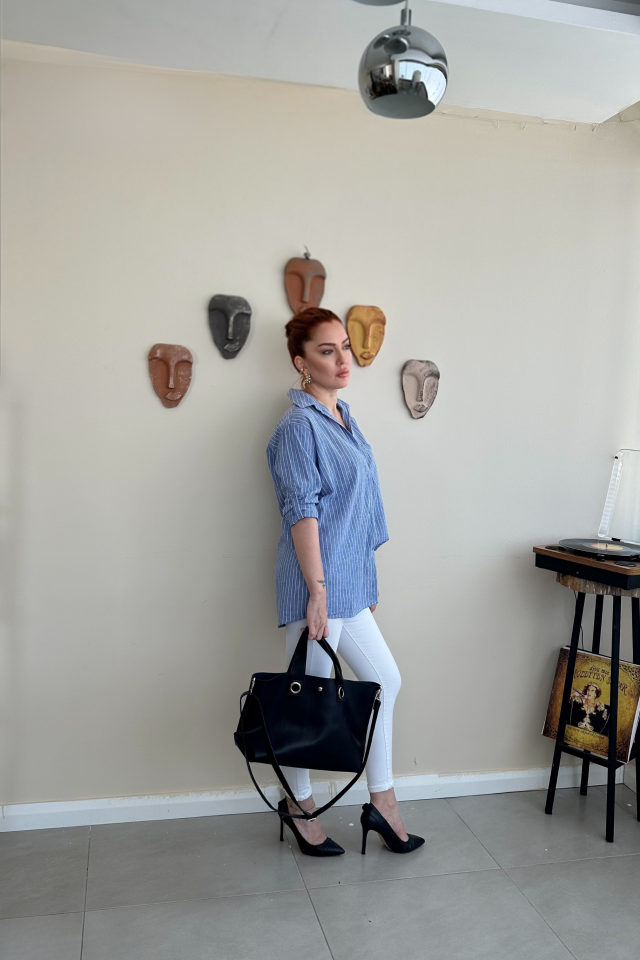 Mavi Çizgili Gömlek