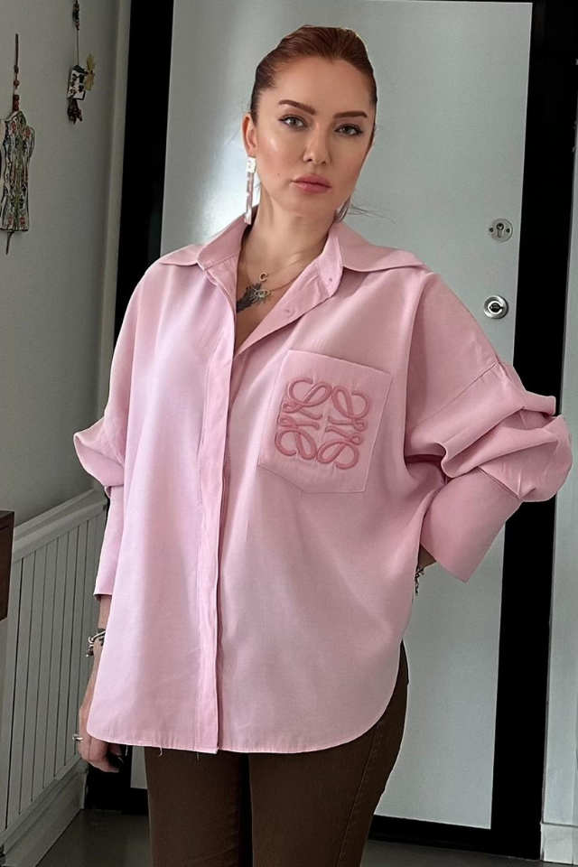 Pembe Cep Nakışlı Gömlek