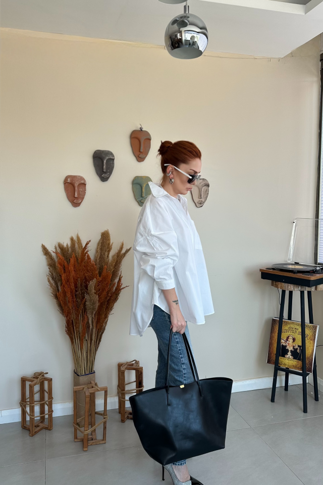 Beyaz Büyük Cepli Gömlek