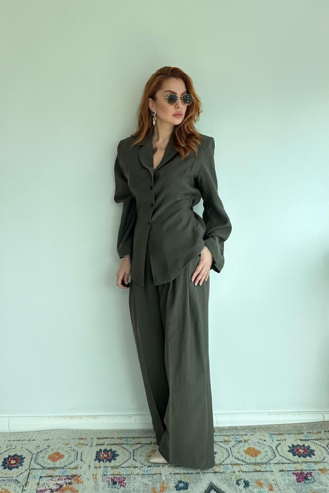 Haki Vatkalı Kuşaklı Ceket Takım