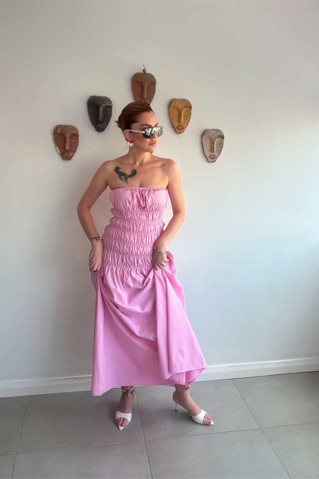 Pembe Büzgülü Straplez Elbise