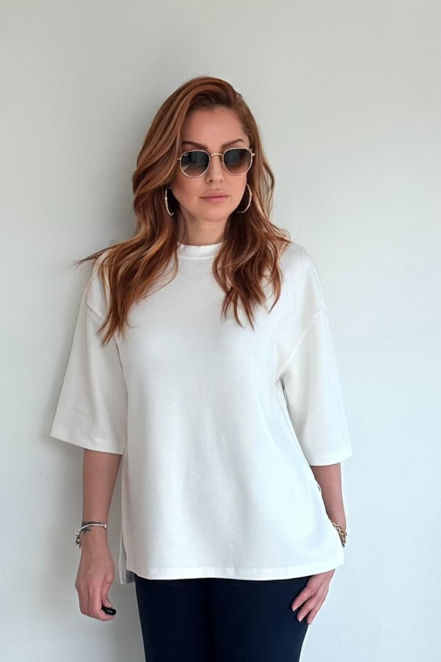 Beyaz Yanları Yırtmaçlı Basic Tişört