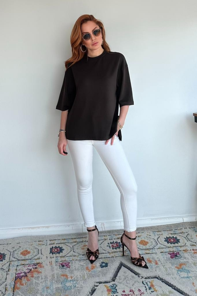 Kahve Yanları Yırtmaçlı Basic Tişört