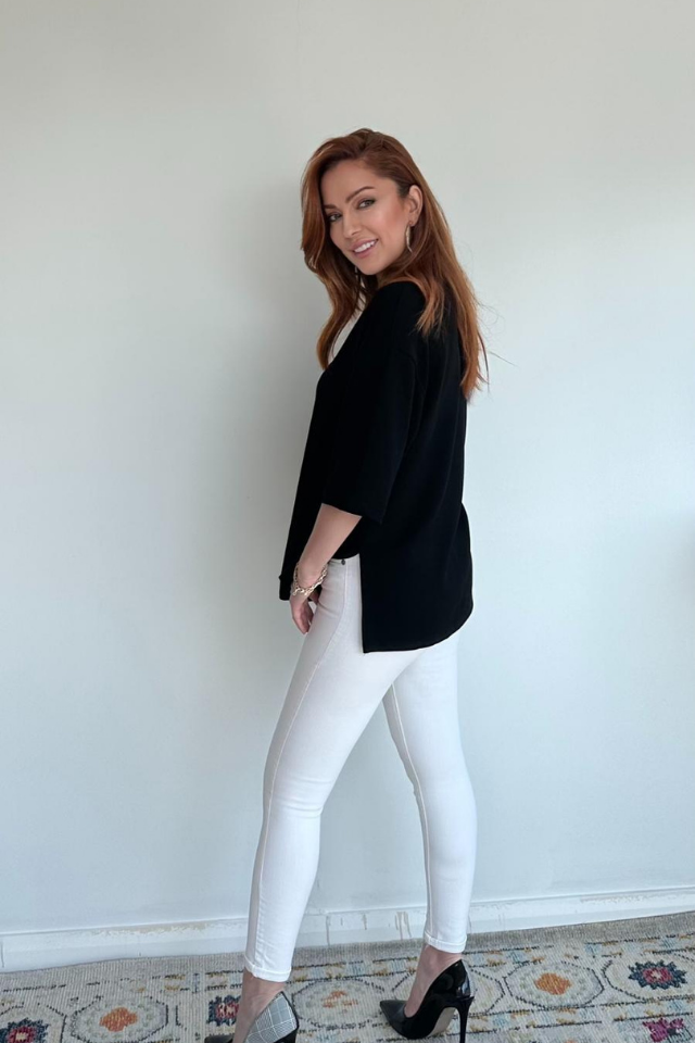 Siyah Yanları Yırtmaçlı Basic Tişört