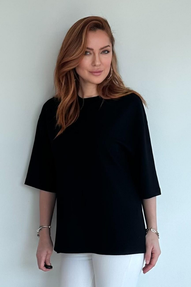 Siyah Yanları Yırtmaçlı Basic Tişört