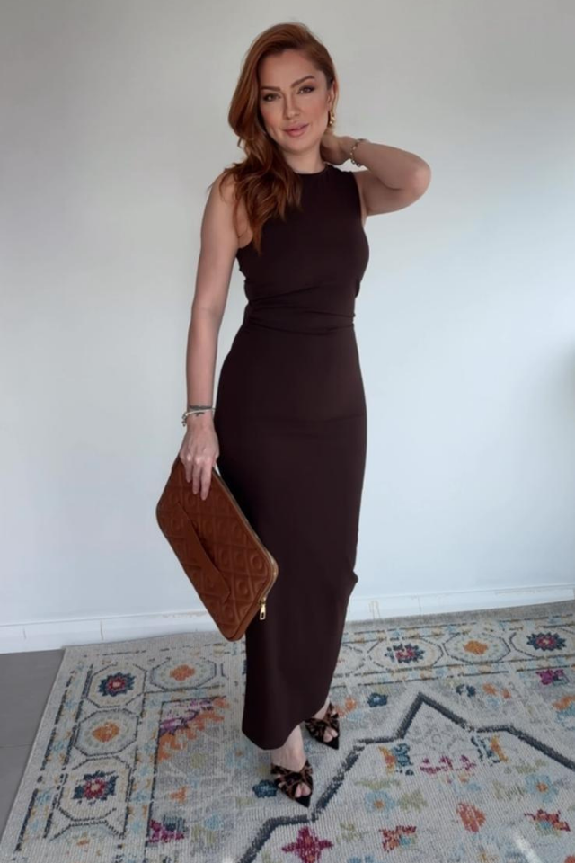 Arkası Tokalı Kahve Rengi Midi Elbise
