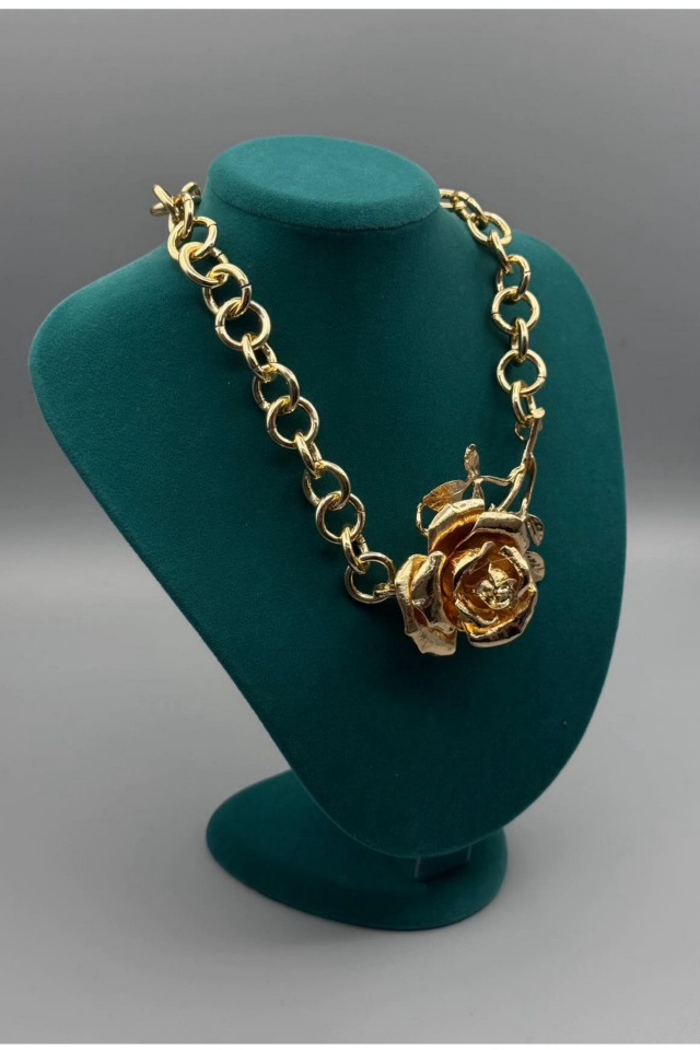 Z*ra Model Gold Gül Detaylı Kolye