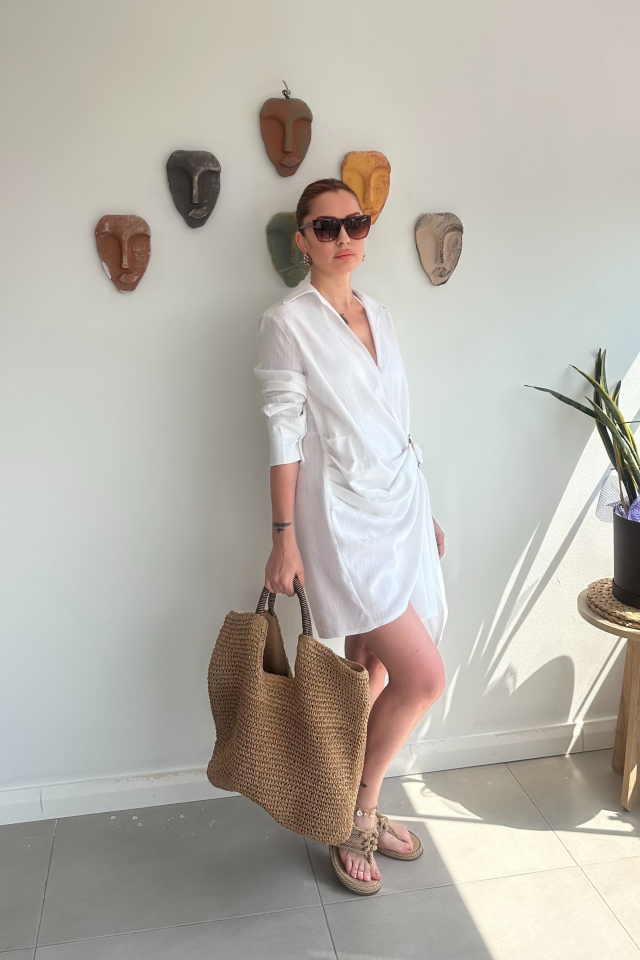 Beyaz Tokalı Gömlek Elbise