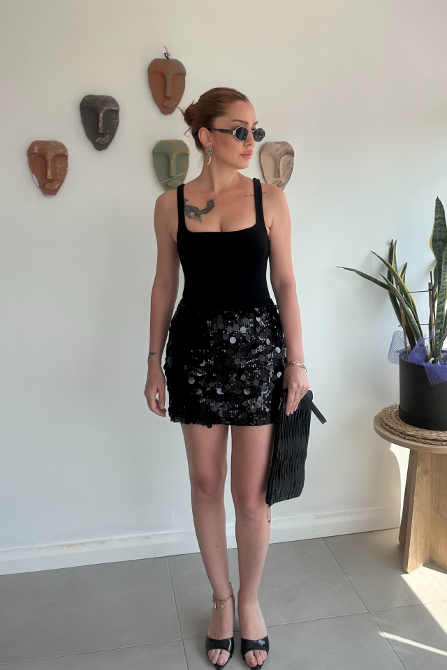 Siyah Pullu Mini Etek